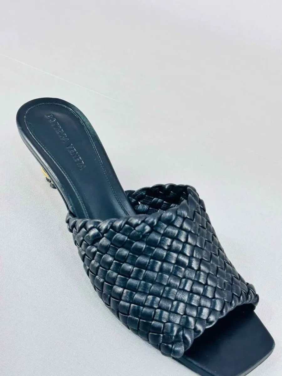 BOTTEGA VENETA Knot Black Intreccio Mules 39