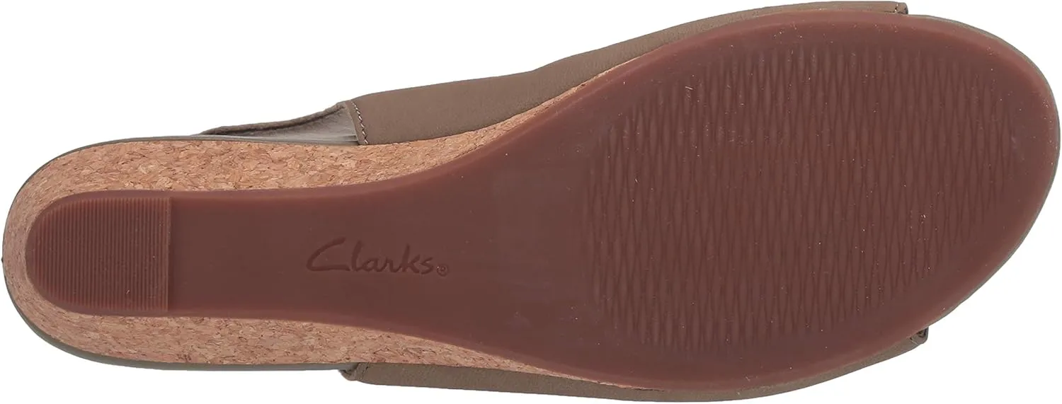 Clarks Women's Abigail Sing Wedge Sandal