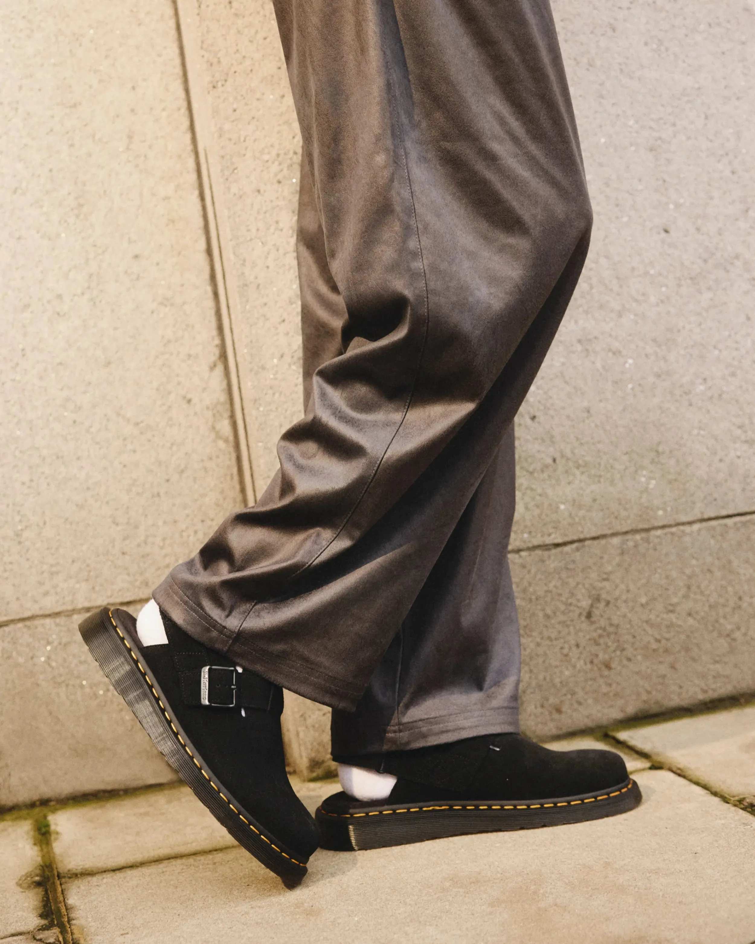 Dr. Martens, Jorge Ii Black E.H Suede