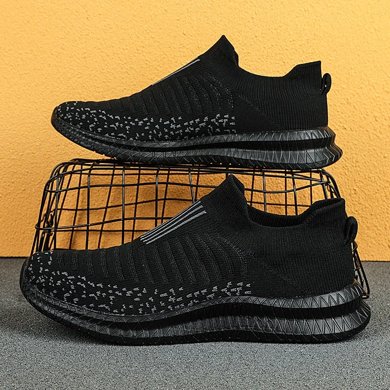 LIGHTWEIGHT SNEAKERS MEN