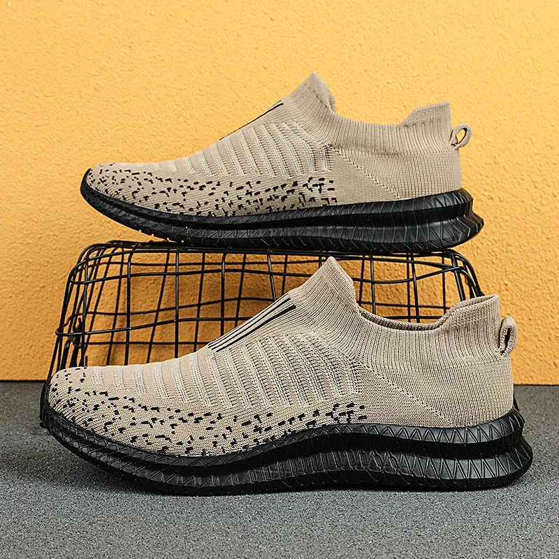 LIGHTWEIGHT SNEAKERS MEN