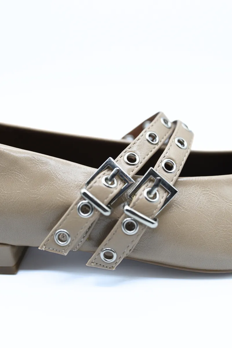Low Heel Double Buckle Eyelet Strap Pointed Flat Shoes