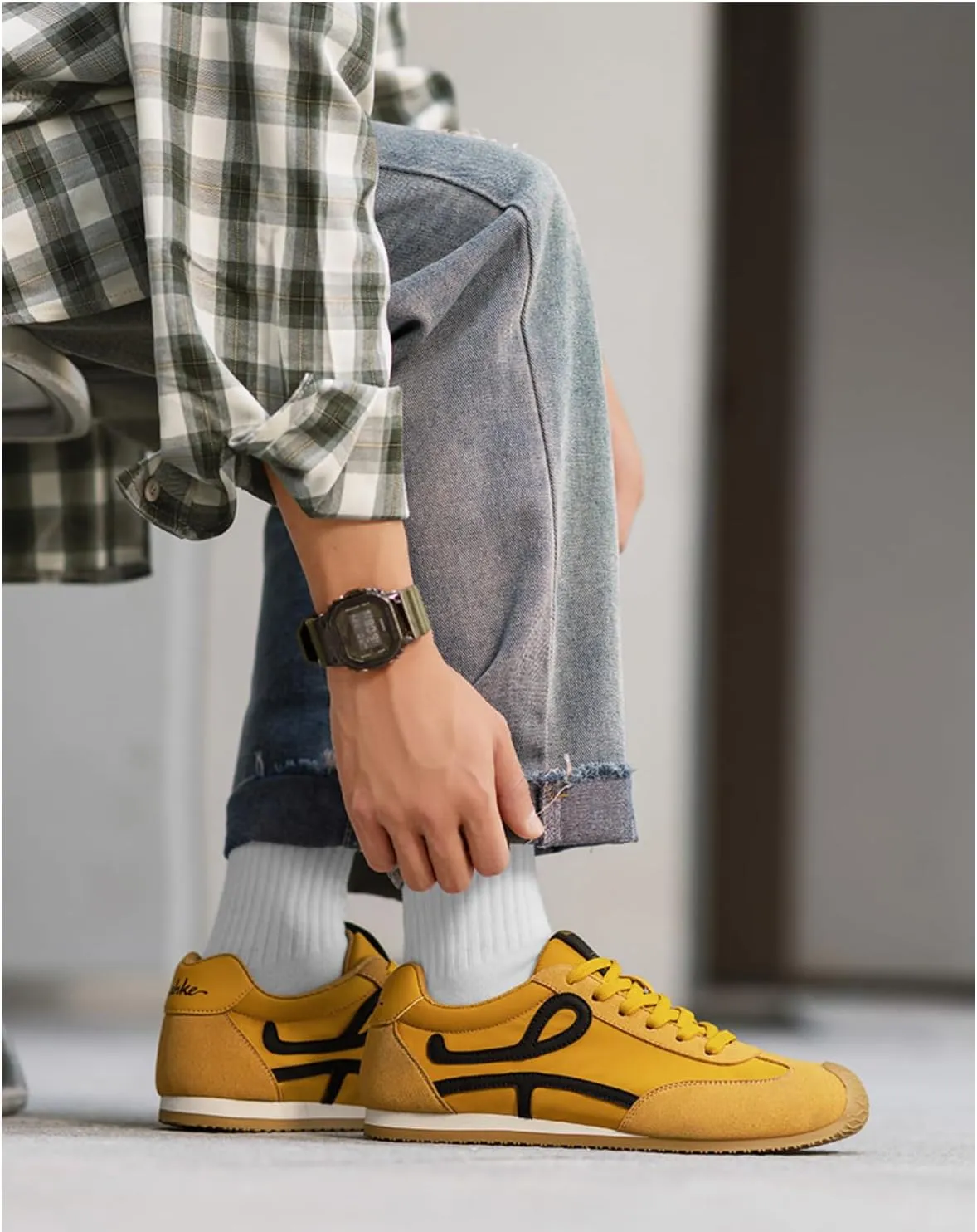 Men's Retro Fashion Sneakers Lace-Up Comfortable Casual Tennis Shoes Classic Aesthetic Walking Shoes