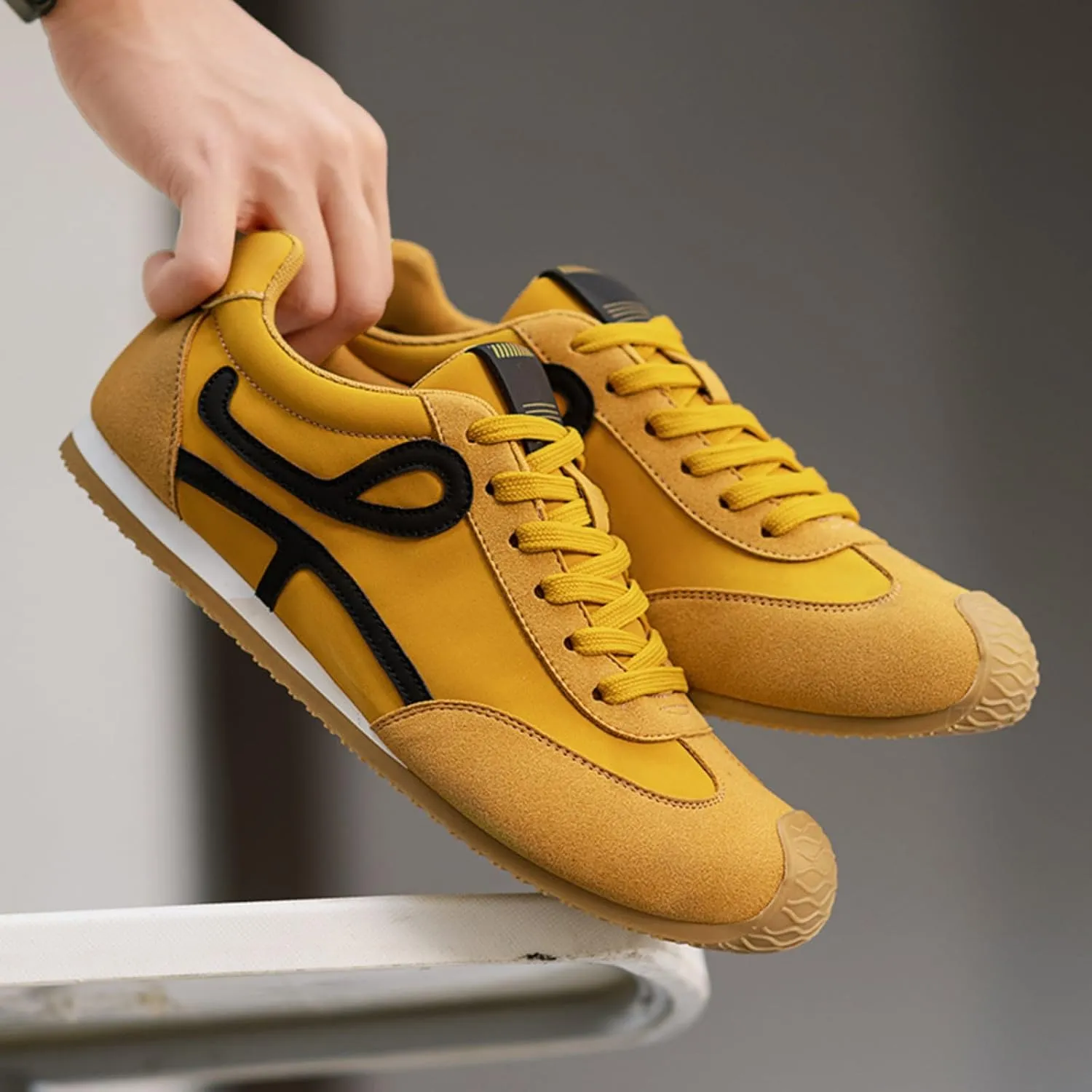 Men's Retro Fashion Sneakers Lace-Up Comfortable Casual Tennis Shoes Classic Aesthetic Walking Shoes
