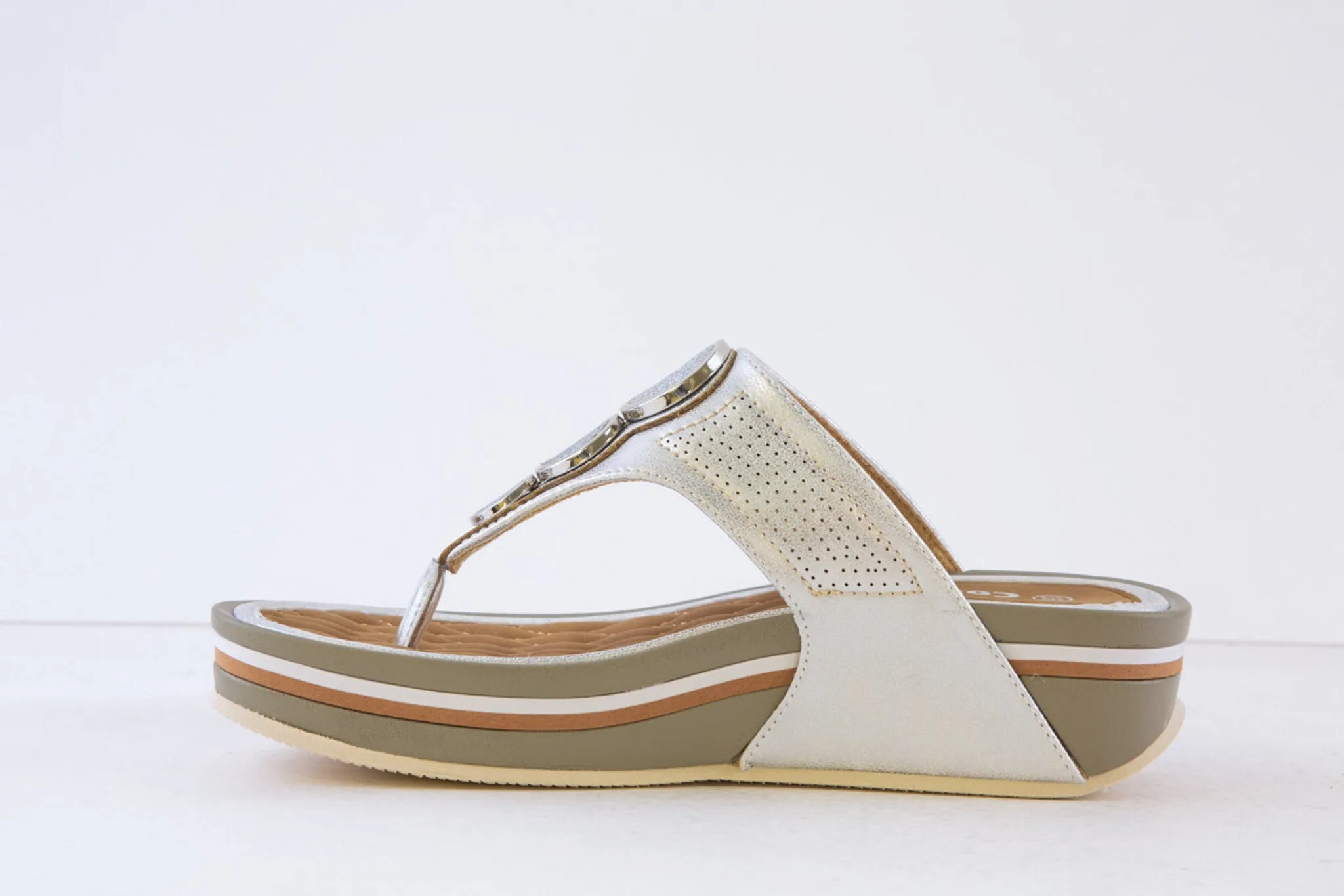 P COMFORT - WW1634 TOE-POST MULE - SILVER