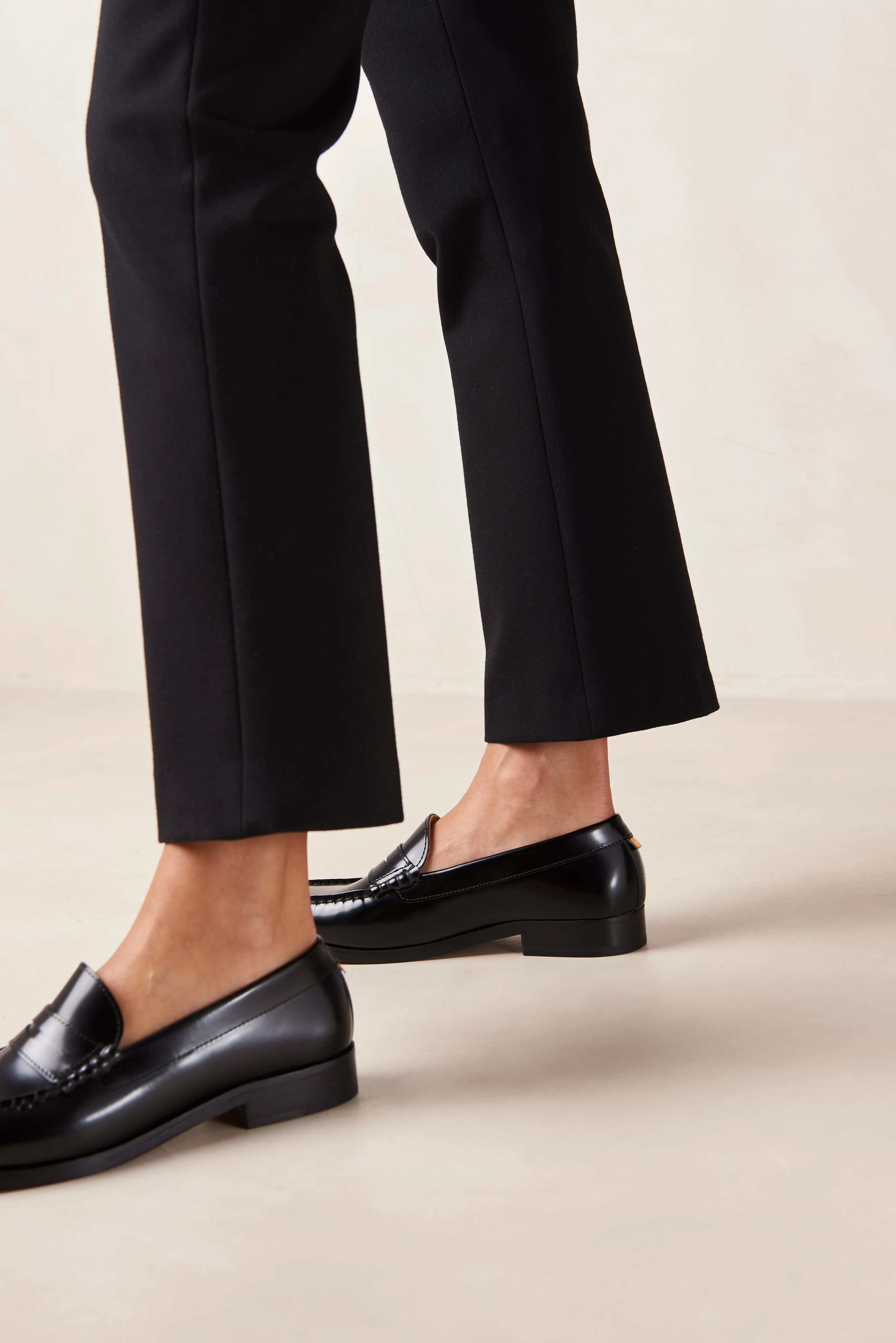 Rivet Leather Loafers - Black