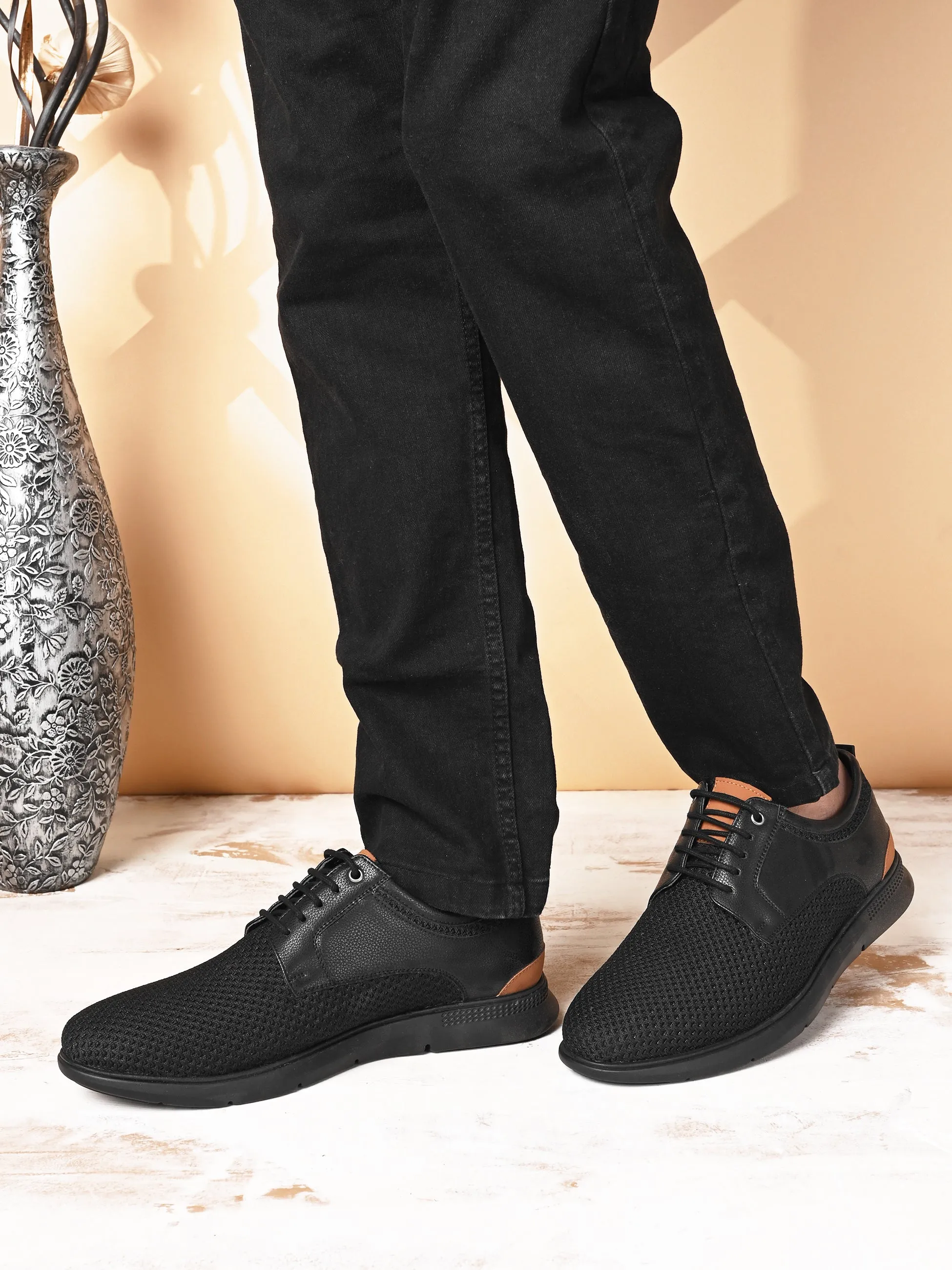Tornado Black Comfort Sneakers