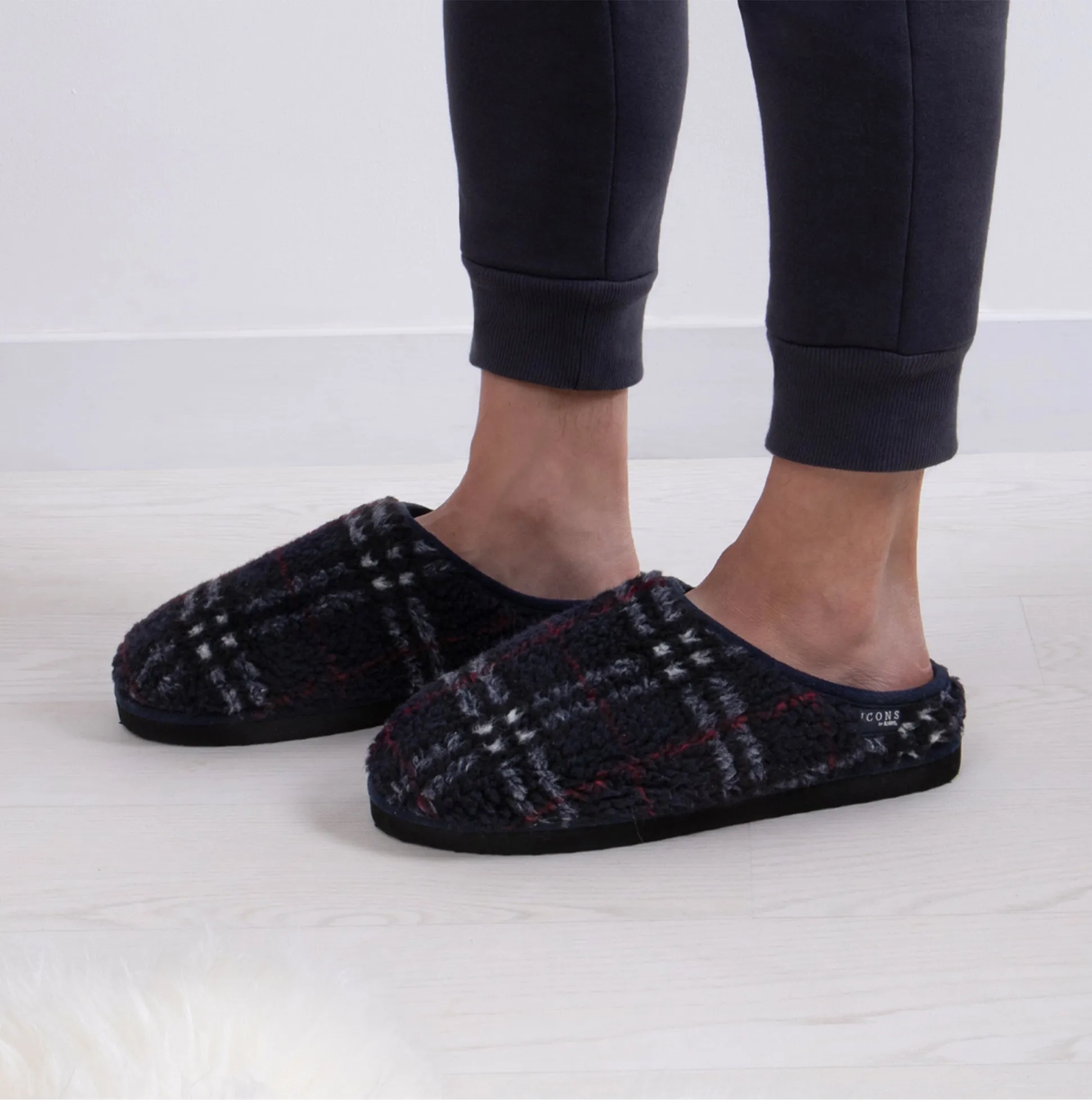 Totes Toasties BORG CHECK Mens Slippers Navy Check