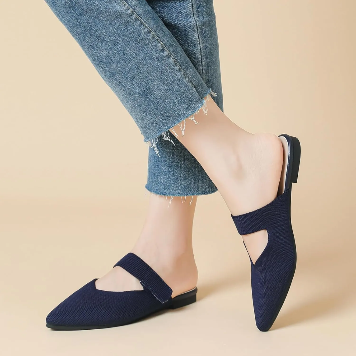 Women's Closed Pointed Toe Knitted Flat Mules Adjustable Hook and Loop Closure Slip On Backless Mule Slides Comfortable Casual Soft Sole Loafers