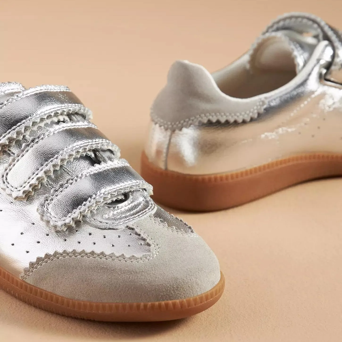 Women's Low Top Retro Sneakers Hook and Loop Closure Lightweight Casual Shoes